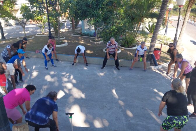Hoje o Grupo Convivência “Alegria de Viver” participou de uma caminhada ecológica educativa e recreativa em meio à natureza! 🌳✨