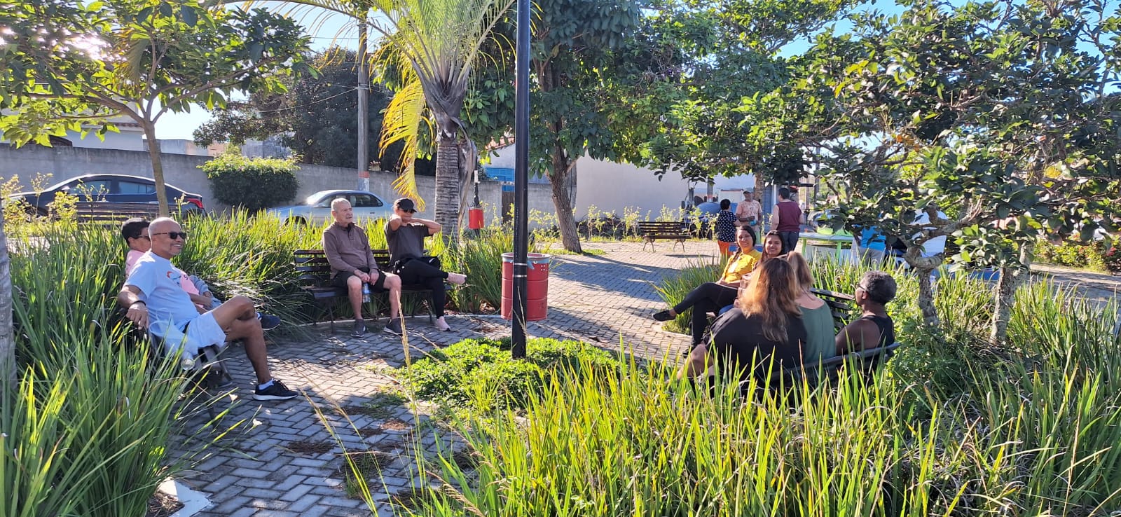 Grupo Criando Laços na Praça da 77!
